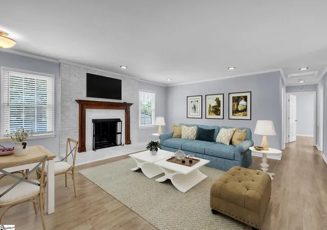 Photo 3 of Single family home for sale at 312 Pine Knoll Dr, Greenville, SC 29609 | MLS# 1562823 | Listing updated on 2025-11-20