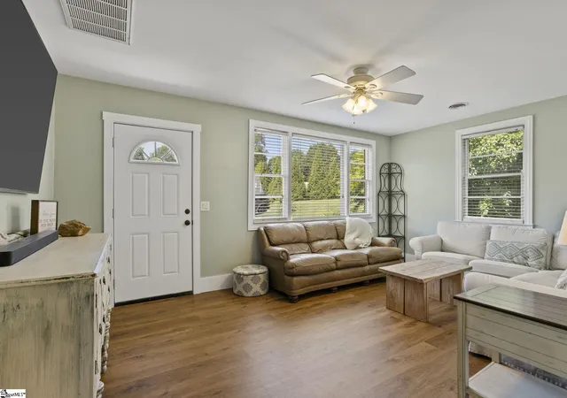 Photo 2 of Single family home for sale at 1902 Old Parker Rd, Greenville, SC 29609 | MLS# 1595960 | Listing updated on 2026-08-24
