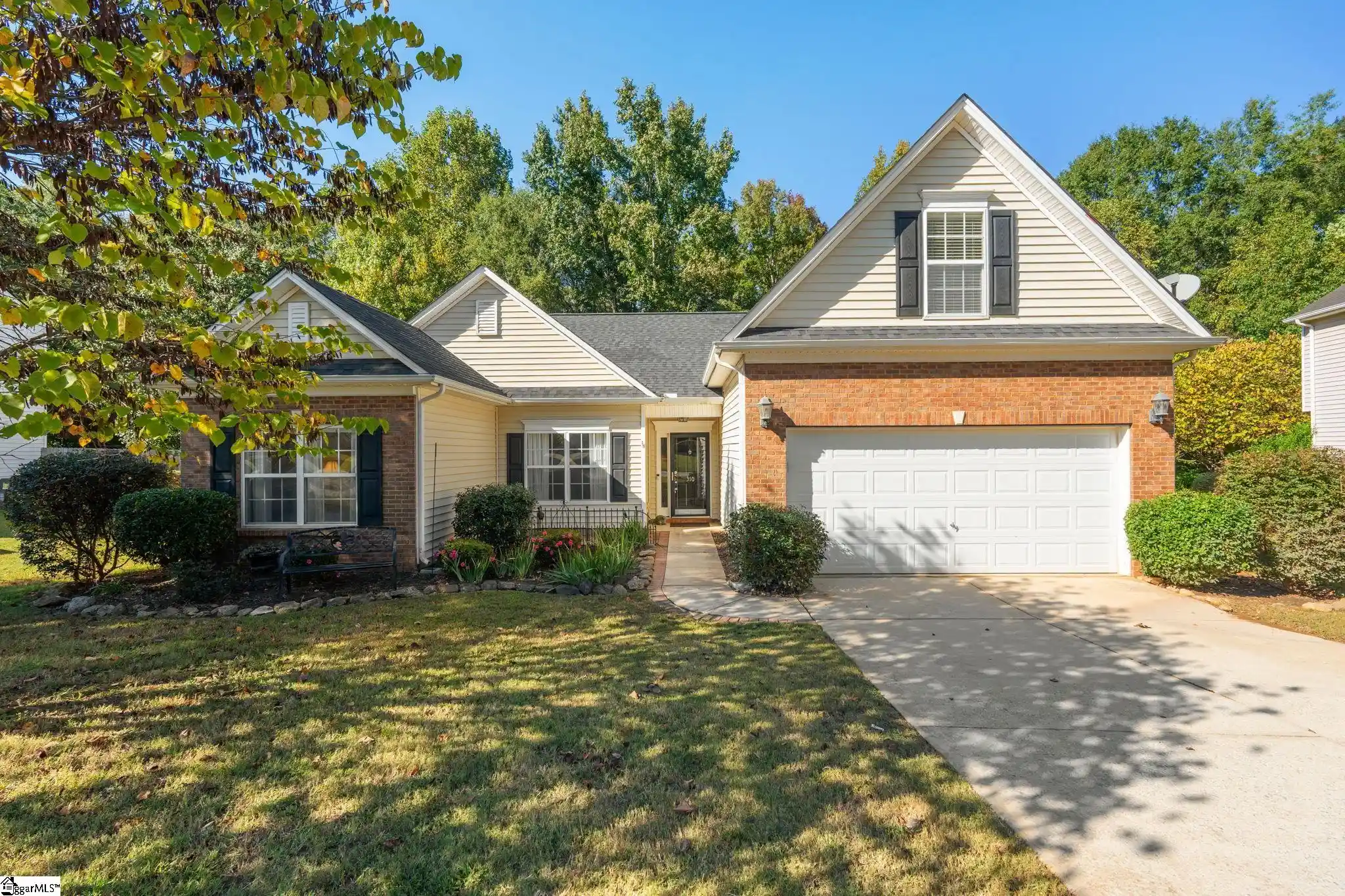 Photo 1 of Single family home for sale at 310 Blue Heron Cir, Simpsonville, SC 29680 | MLS# 1606681 | Listing updated on 2026-10-18