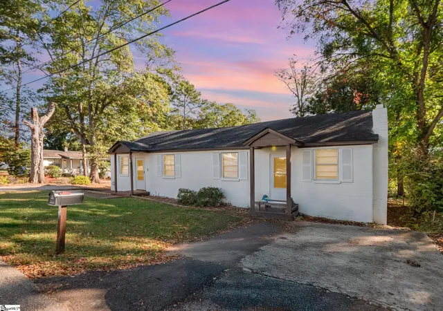 Homes for sale in Greenville, SC | 17 Bridwell Ave, Greenville, SC 29607 | MLS# 1574059