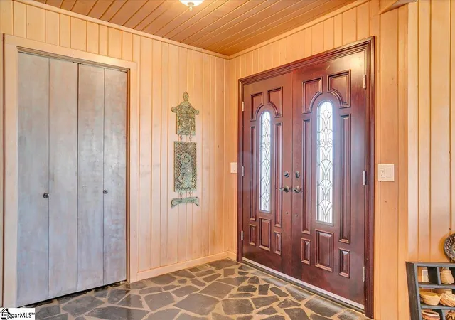 Photo 4 of Sale Pending at 10 Lindsey Bridge Rd, Taylors, SC 29687 | MLS# 1548076 | Listing updated on 2026-05-05