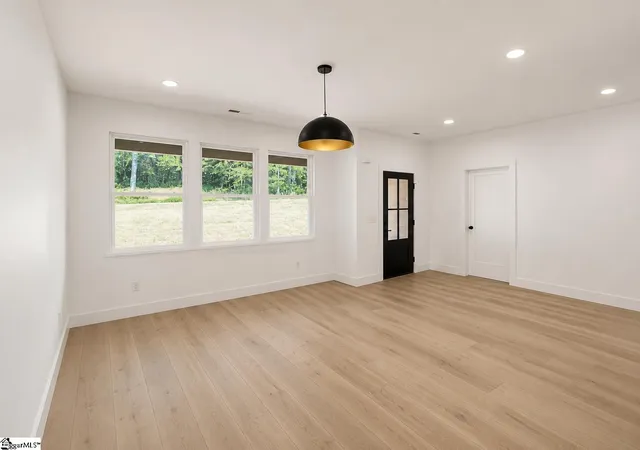 Photo 3 of Single family home for sale at 500 Skyline Dr, Campobello, SC 29322 | MLS# 1601419 | Listing updated on 2026-09-08
