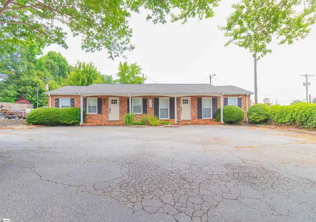 Photo 1 of Multi family home for sale at 6 Brookside Cir, Greenville, SC 29609 | MLS# 1597782 | Listing updated on 2026-09-11