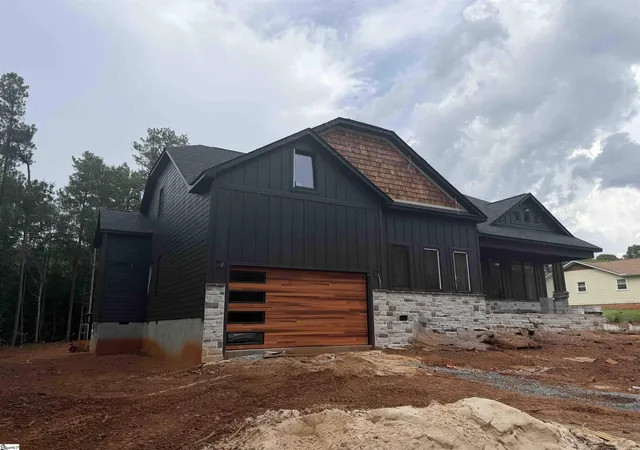 Photo 1 of Single family home for sale at 922 John Dodd Rd, Spartanburg, SC 29303 | MLS# 1594924 | Listing updated on 2026-09-14