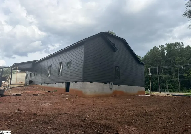 Photo 3 of Single family home for sale at 922 John Dodd Rd, Spartanburg, SC 29303 | MLS# 1594924 | Listing updated on 2026-09-14