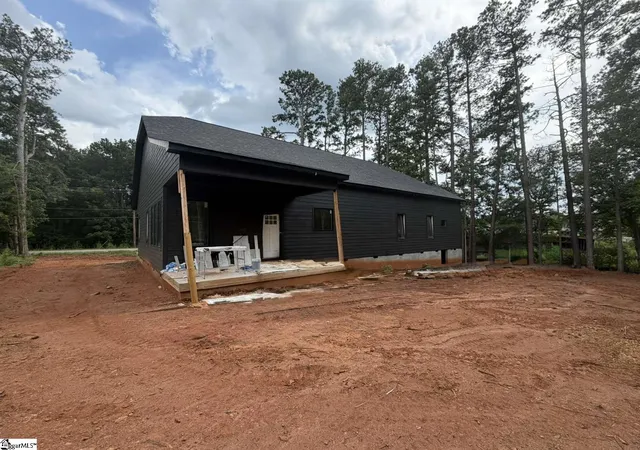 Photo 4 of Single family home for sale at 922 John Dodd Rd, Spartanburg, SC 29303 | MLS# 1594924 | Listing updated on 2026-09-14