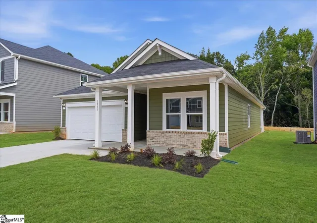 Photo 2 of Single family home for sale at 1017 Southwell Dr, Anderson, SC 29624 | MLS# 1593452 | Listing updated on 2026-09-10