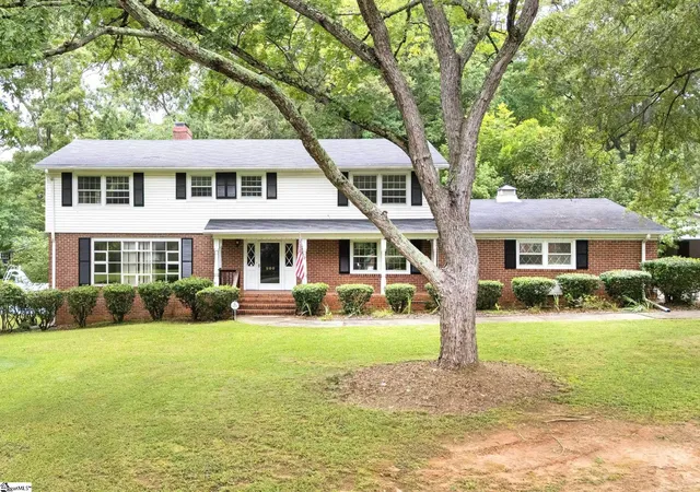 1st image of 200 Sherwood Dr, Laurens, SC 29360 | MLS# 1600162
