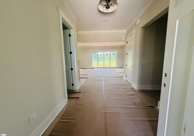 Photo 4 of Sale Pending at 202 Autumn Ash Wy, Simpsonville, SC 29681 | MLS# 1581919 | Listing updated on 2026-09-04