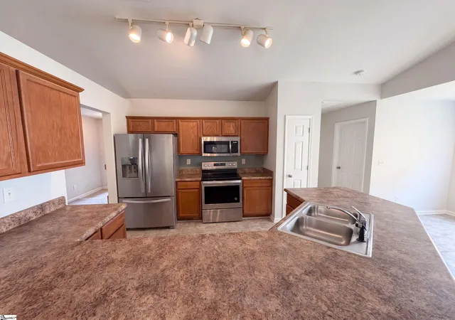Photo 2 of Single family home for sale at 122 Catterick Wy, Fountain Inn, SC 29644 | MLS# 1602340 | Listing updated on 2026-08-31