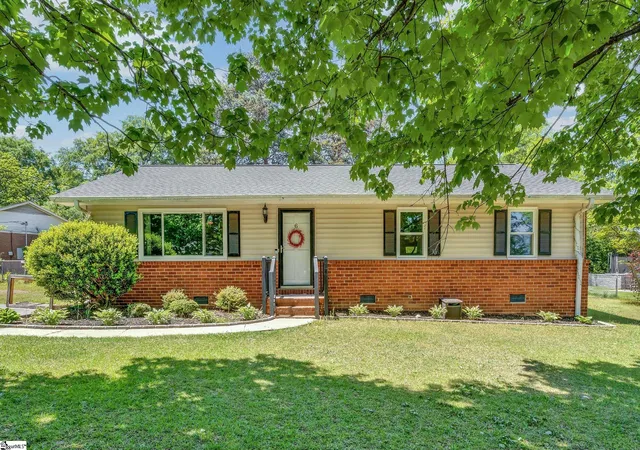 Photo 1 of Single family home for sale at 6 Greenfield Ct, Greenville, SC 29615 | MLS# 1591850 | Listing updated on 2026-05-23
