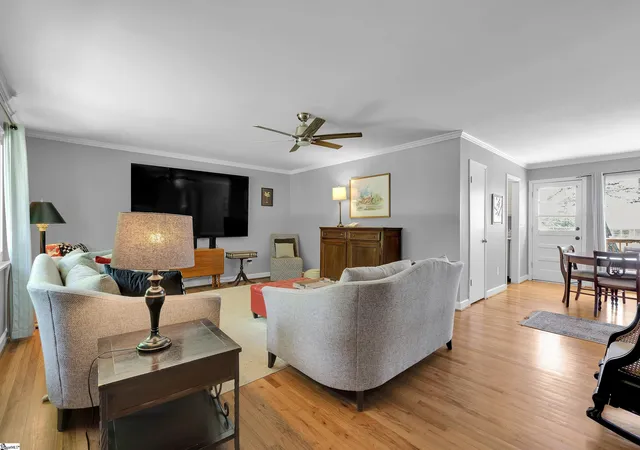 Photo 2 of Single family home for sale at 6 Greenfield Ct, Greenville, SC 29615 | MLS# 1591850 | Listing updated on 2026-05-23