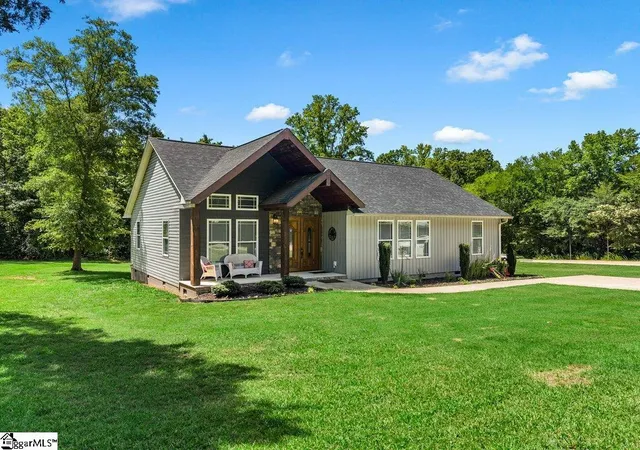 Photo 3 of Single family home for sale at 211 Toney Rd, Union, SC 29379 | MLS# 1595612 | Listing updated on 2026-10-07