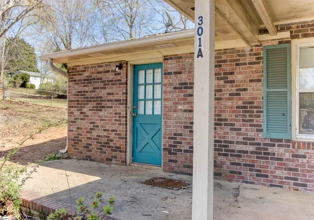 2nd image of 301 Oaklane Dr, Easley, SC 29642 | MLS# 1601900