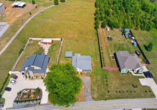 Photo 3 of Single family home for sale at 583 Berry Rd, Boiling Springs, SC 29316 | MLS# 1587751 | Listing updated on 2026-08-31