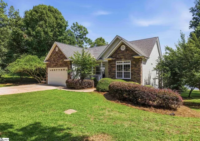Photo 1 of Single family home for sale at 138 Yacht Dr, Laurens, SC 29360 | MLS# 1595726 | Listing updated on 2026-10-22