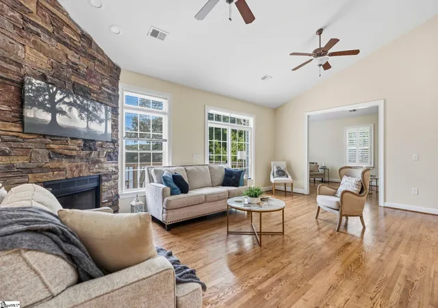 Photo 3 of Single family home for sale at 138 Yacht Dr, Laurens, SC 29360 | MLS# 1595726 | Listing updated on 2026-10-22