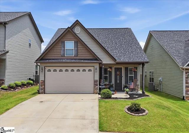 Homes for sale in Boiling Springs, SC | 394 Aniken Cir, Boiling Springs, SC 29316 | MLS# 1597070