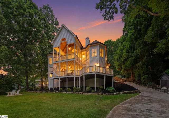 Photo 2 of Single family home for sale at 112 Gates Cove Dr, Fair Play, SC 29643 | MLS# 1592118 | Listing updated on 2026-08-12