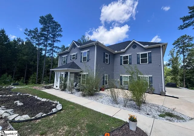 Photo 1 of Single family home for sale at 932 Eagle Harbor Dr, Hodges, SC 29653 | MLS# 1599689 | Listing updated on 2026-08-03