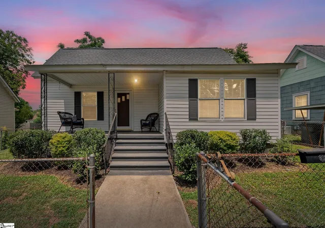 1st image of 15 Webb St, Greenville, SC 29605 | MLS# 1596462