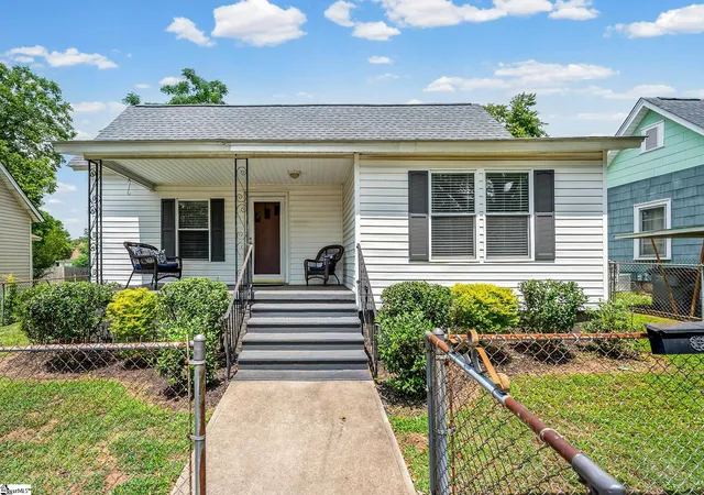 2nd image of 15 Webb St, Greenville, SC 29605 | MLS# 1596462
