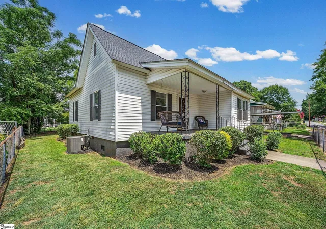 4th image of 15 Webb St, Greenville, SC 29605 | MLS# 1596462