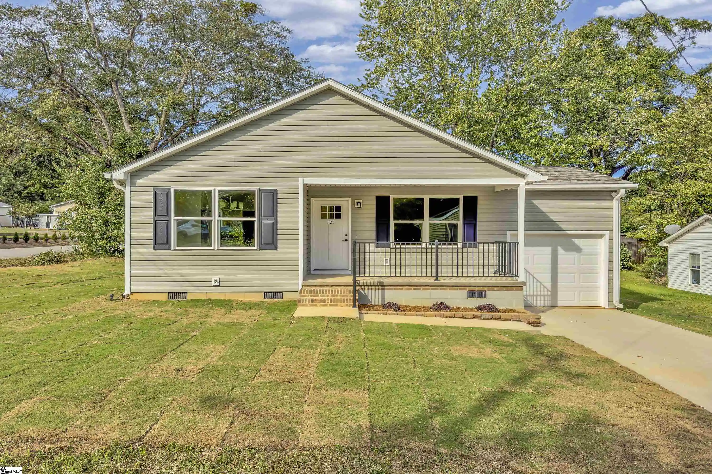 Single family home for sale at 101 Alco St, Greenville, SC 29609 | MLS# 1606578 | Listing updated on 2026-10-18