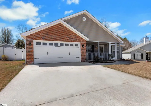 Homes for sale in Simpsonville, SC | 15 Waterthrush Wy, Simpsonville, SC 29680 | MLS# 1585599