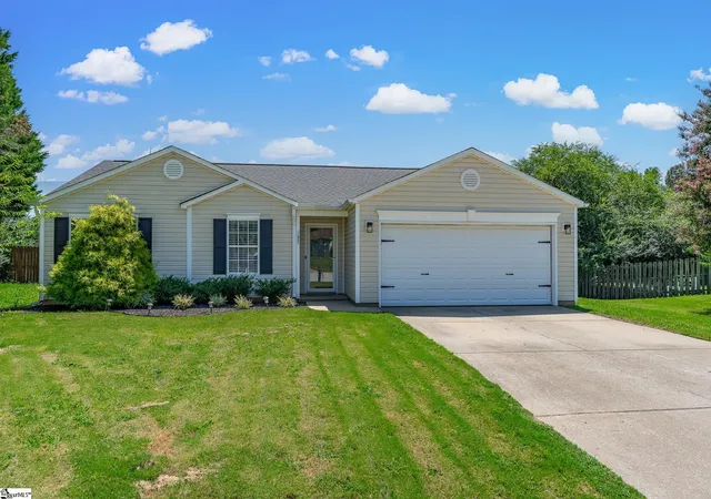 Photo 1 of Single family home for sale at 102 Pasture Pl, Simpsonville, SC 29681 | MLS# 1602109 | Listing updated on 2026-08-27