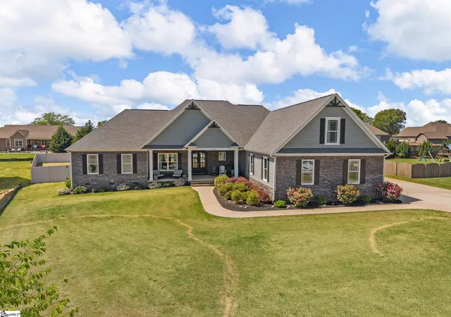 Photo 1 of Single family home for sale at 130 Monreve Dr, Boiling Springs, SC 29316 | MLS# 1589009 | Listing updated on 2026-04-21
