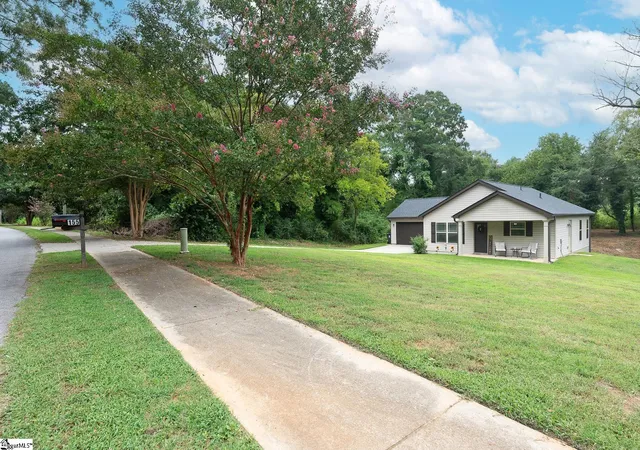 Photo 3 of Single family home for sale at 155 W Mill St, Gray Court, SC 29645 | MLS# 1601577 | Listing updated on 2026-10-07
