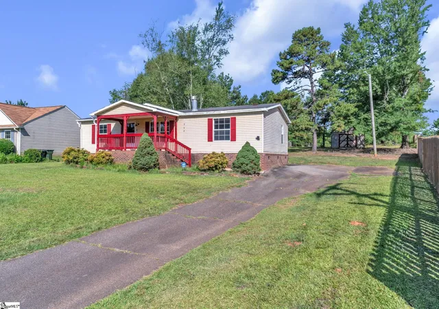 Photo 3 of Manufactured home for sale at 362 Edwards Rd, Duncan, SC 29334 | MLS# 1597006 | Listing updated on 2026-10-01