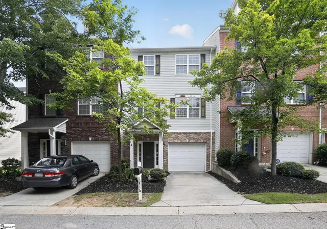 Photo 2 of Sale Pending at 416 Woodbark Ct, Mauldin, SC 29662 | MLS# 1598838 | Listing updated on 2026-08-19