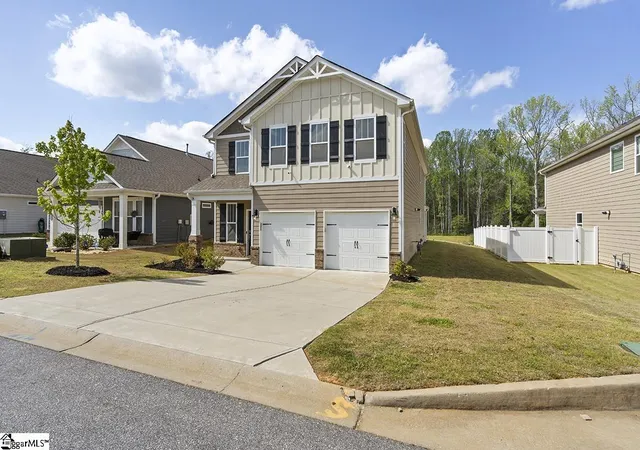 2nd image of 610 Raleighwood Ln, Simpsonville, SC 29681 | MLS# 1586733