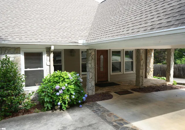 Photo 3 of Single family home for sale at 10 Scout Rd, Greenville, SC 29611 | MLS# 1595709 | Listing updated on 2026-07-12