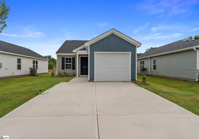 Photo 1 of Sale Pending at 134 Cloverfield Ln, Spartanburg, SC 29303 | MLS# 1578648 | Listing updated on 2026-08-31
