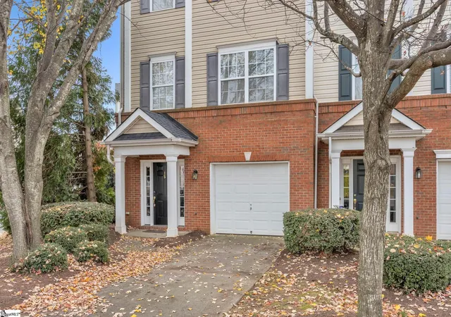 Photo 3 of Townhouse for sale at 15 Annacey Pl, Greenville, SC 29607 | MLS# 1600166 | Listing updated on 2026-08-07