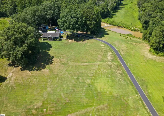 Photo 4 of Single family home for sale at 1210 Cooper Bridge Rd, Woodruff, SC 29388 | MLS# 1597469 | Listing updated on 2026-10-08