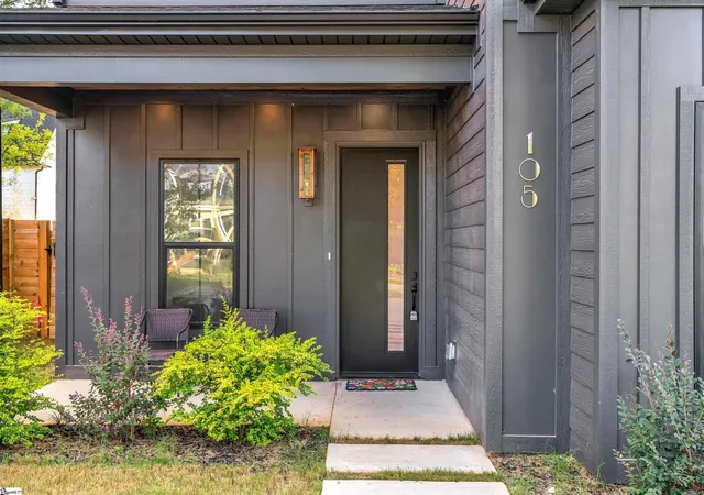 Photo 3 of Single family home for sale at 105 David St, Greenville, SC 29609 | MLS# 1601648 | Listing updated on 2026-09-10