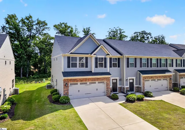 Photo 3 of Townhouse for sale at 514 Martin Creek Dr, Simpsonville, SC 29680 | MLS# 1593400 | Listing updated on 2026-09-05