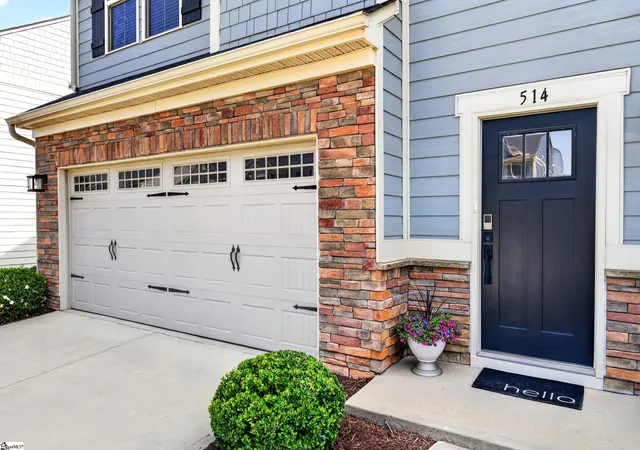Photo 3 of Townhouse for sale at 514 Martin Creek Dr, Simpsonville, SC 29680 | MLS# 1593400 | Listing updated on 2026-09-05