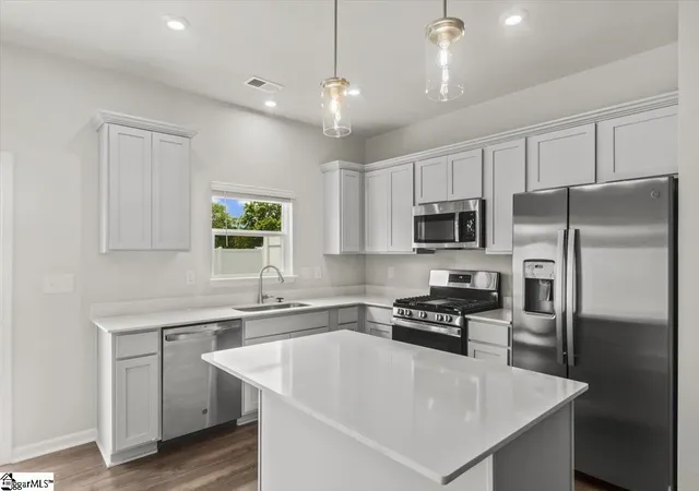 Photo 3 of Sale Pending at 311 Abingdon Wy, Greer, SC 29651 | MLS# 1597510 | Listing updated on 2026-08-29