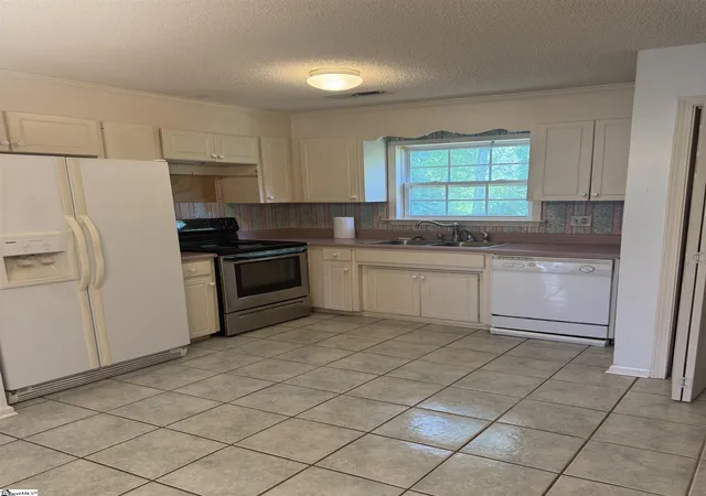 Photo 2 of Single family home for sale at 109 Everest Dr, Inman, SC 29349 | MLS# 1601520 | Listing updated on 2026-09-01
