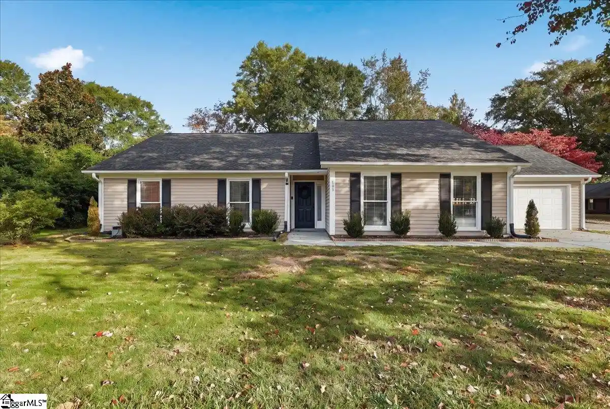 Single family home for sale at 102 Burwood Dr, Simpsonville, SC 29681 | MLS# 1608103