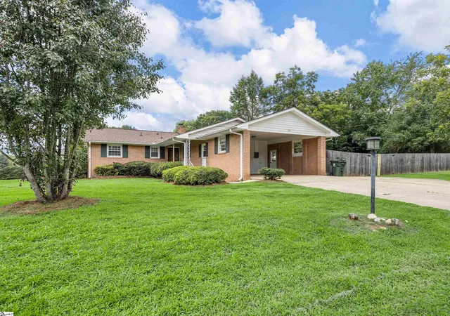 3rd image of 601 Wood Dr, Greer, SC 29651 | MLS# 1597101
