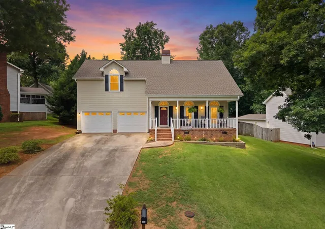 Homes for sale in Simpsonville, SC | 103 Harpers Ferry Ct, Simpsonville, SC 29681 | MLS# 1595118