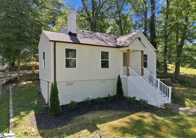 Photo 2 of Single family home for sale at 125 Haviland Ave, Greenville, SC 29607 | MLS# 1601380 | Listing updated on 2026-09-21