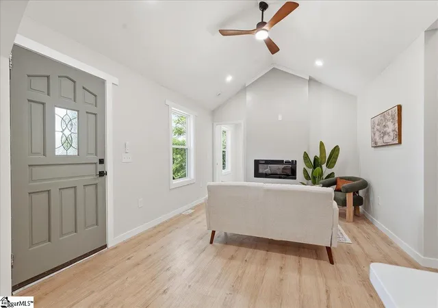 Photo 4 of Sale Pending at 125 Haviland Ave, Greenville, SC 29607 | MLS# 1601380 | Listing updated on 2026-10-26