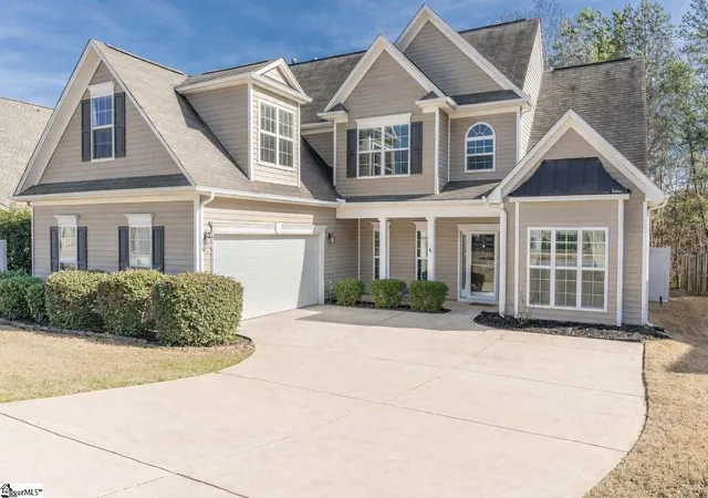 Photo 2 of Single family home for sale at 3 Cedarhill Ct, Simpsonville, SC 29681 | MLS# 1597885 | Listing updated on 2026-09-14